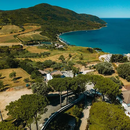 La Mandrolla - Overlooking Trentova Bay *