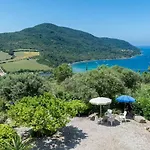 La Mandrolla - Overlooking Trentova Bay *